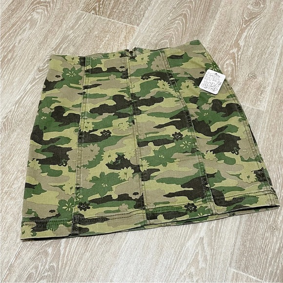 Free People Dresses & Skirts - Free People Khaki Army Green Camo Modern Femme Mini Skirt US 6/ UK 10 BNWT